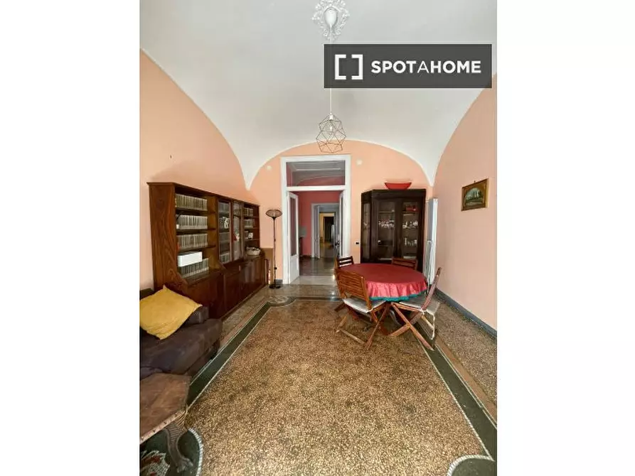 Immagine 5 di Camera condivisa in affitto  in Vico Latilla a Napoli