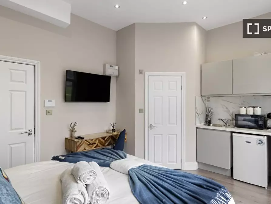 Immagine 4 di Ufficio in affitto  in flat a Tottenham