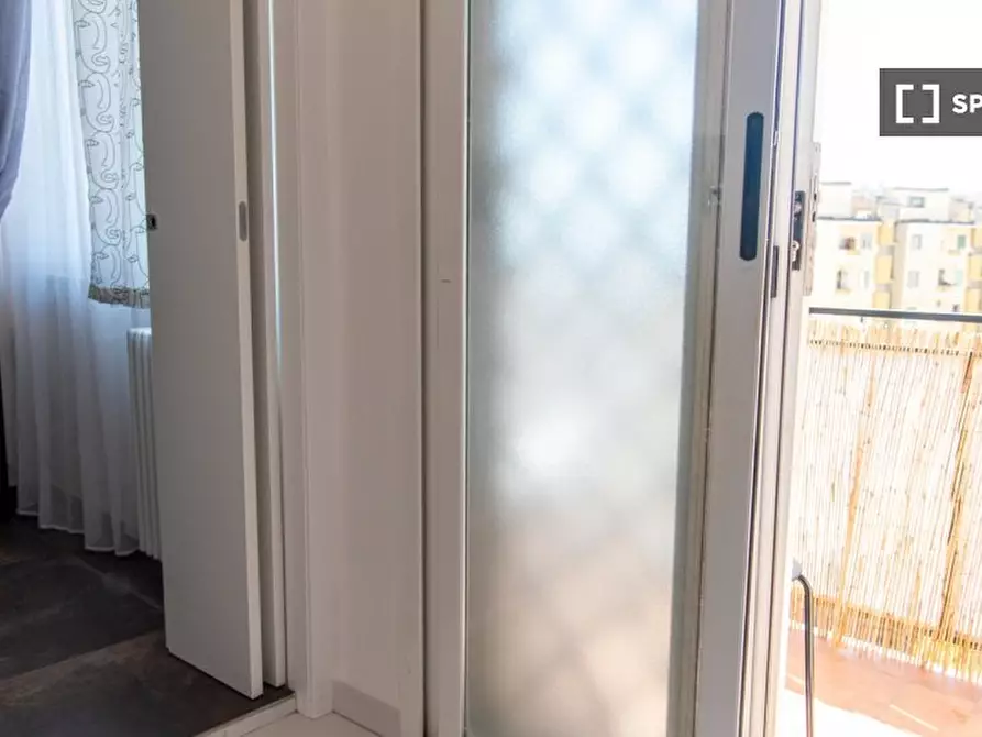 Immagine 10 di Camera condivisa in affitto  in Via Mario Musco a Roma