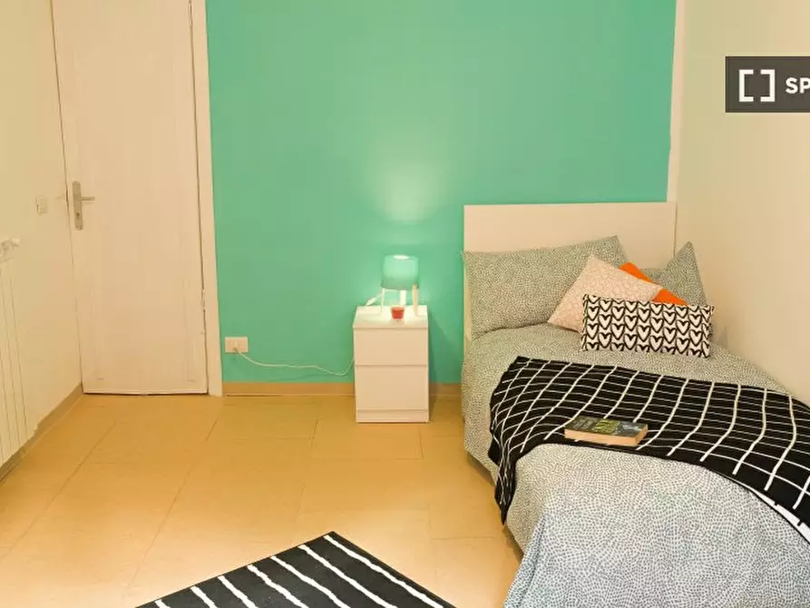 Immagine 4 di Camera condivisa in affitto  in Via Francesco Saverio Correra int. 15 a Napoli