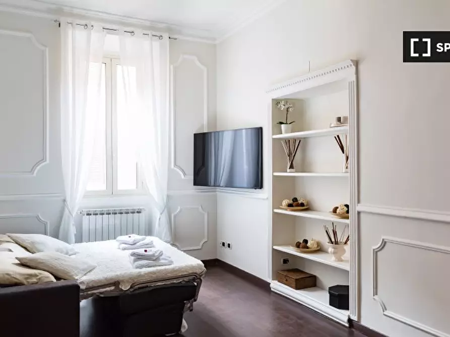 Immagine 10 di Appartamento in affitto  in Via del Gambero a Roma