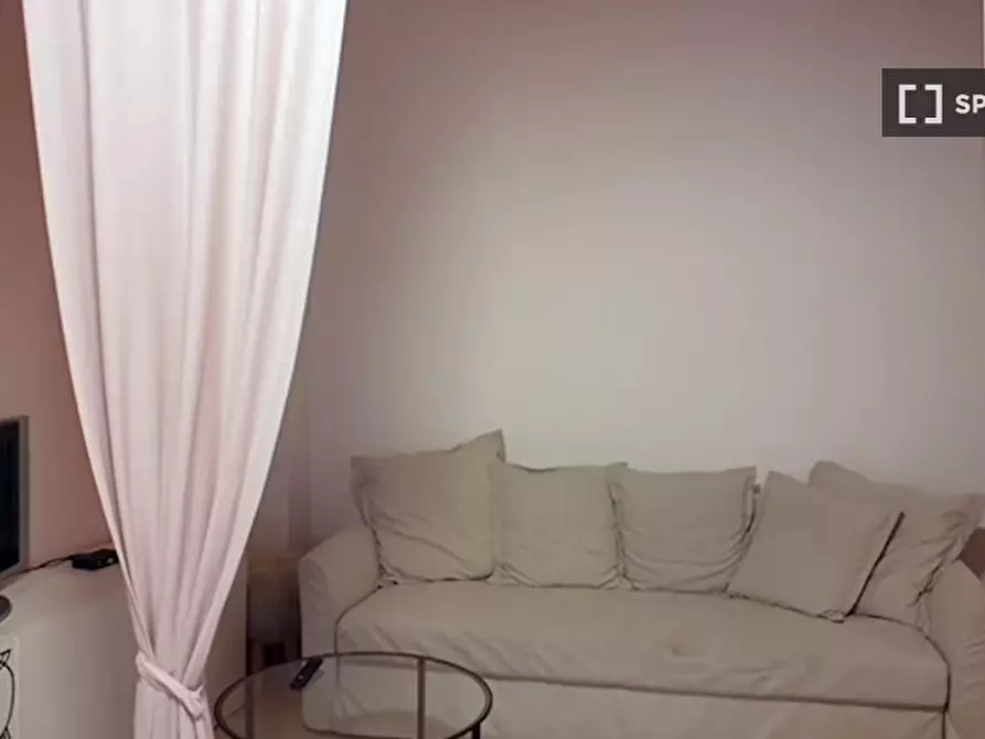 Immagine 15 di Appartamento in affitto  in Via dei Piatti a Milano