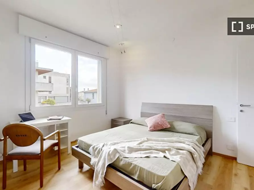 Immagine 2 di Camera condivisa in affitto  in VIA cosme tura a Padova