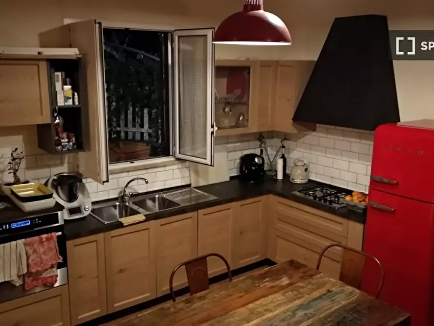 Immagine 13 di Ufficio in affitto  in Via del Mandrione a Roma