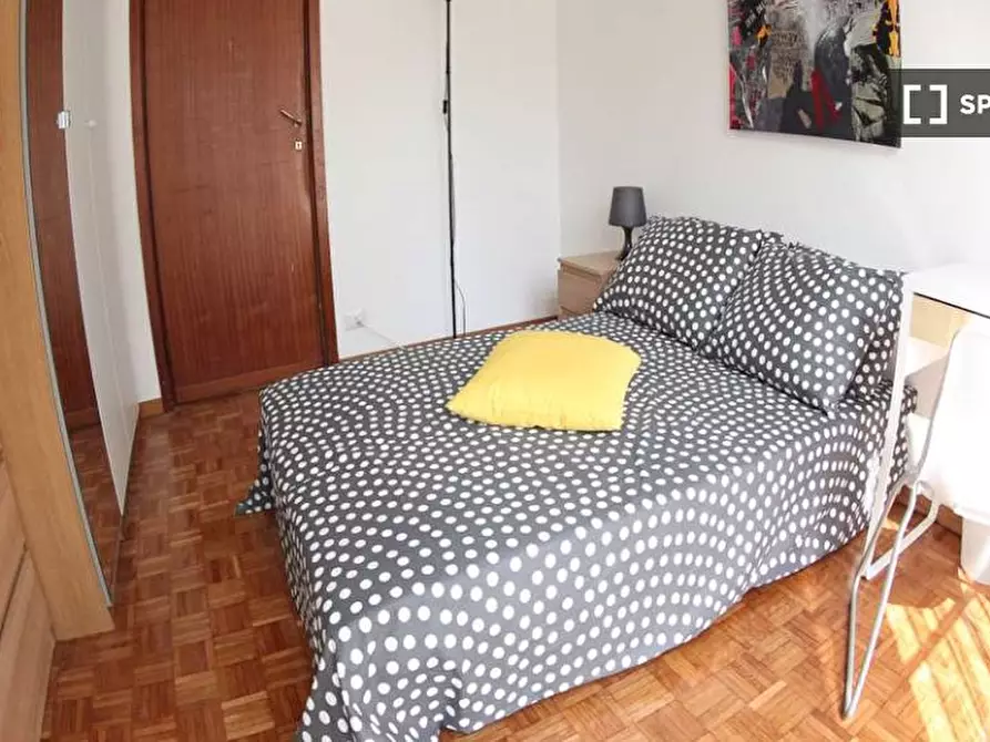 Immagine 1 di Camera condivisa in affitto  in Via dei Ciclamini a Milano