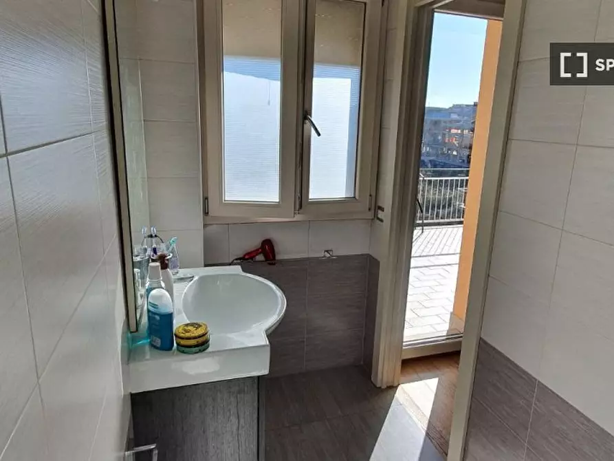 Immagine 6 di Camera condivisa in affitto  in V. Collatina a Roma