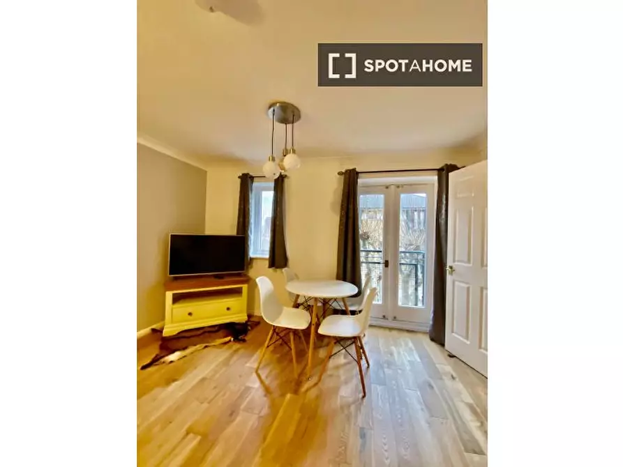 Immagine 5 di Appartamento in affitto  in Wesley Ave a East Ham