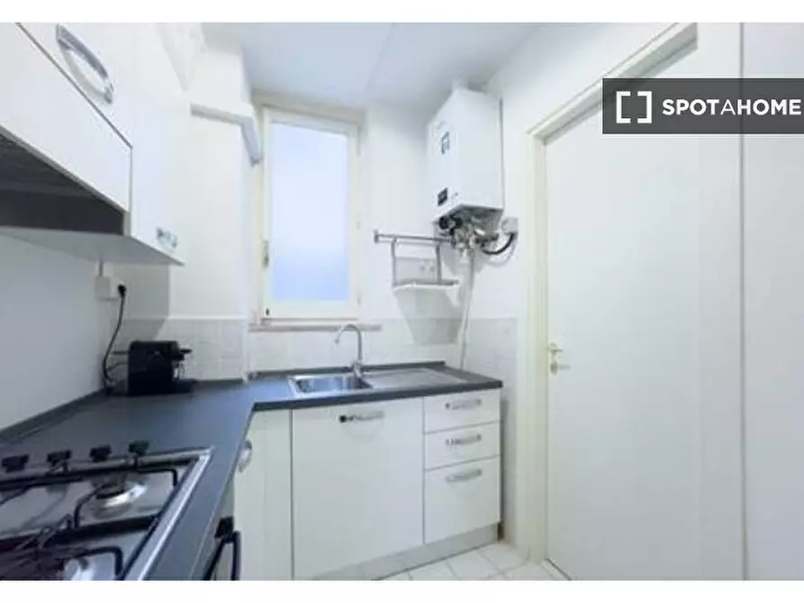 Immagine 13 di Appartamento in affitto  in Via della Mercede a Roma