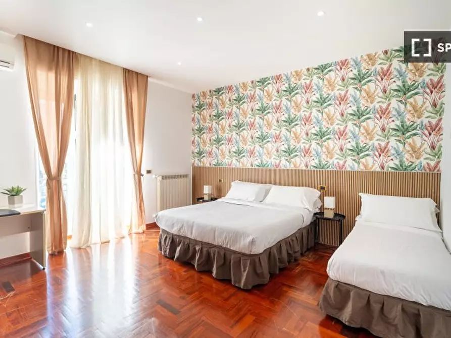 Immagine 5 di Appartamento in affitto  in Via Cesare Rosaroll a Napoli
