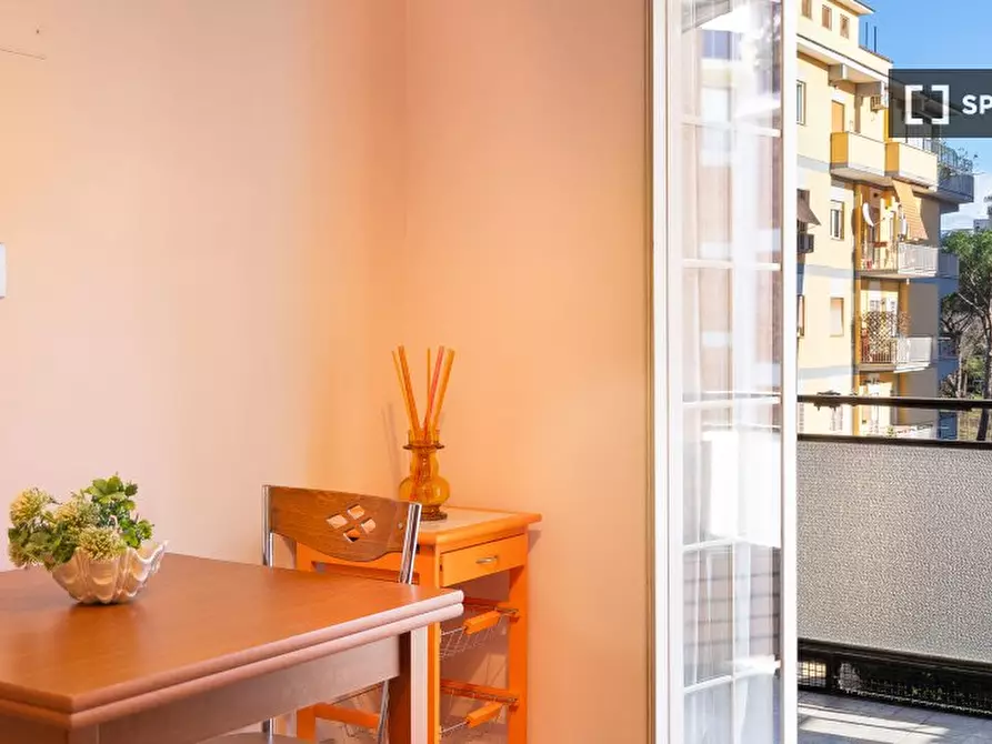 Immagine 13 di Appartamento in affitto  in Via Altavilla Irpina a Roma