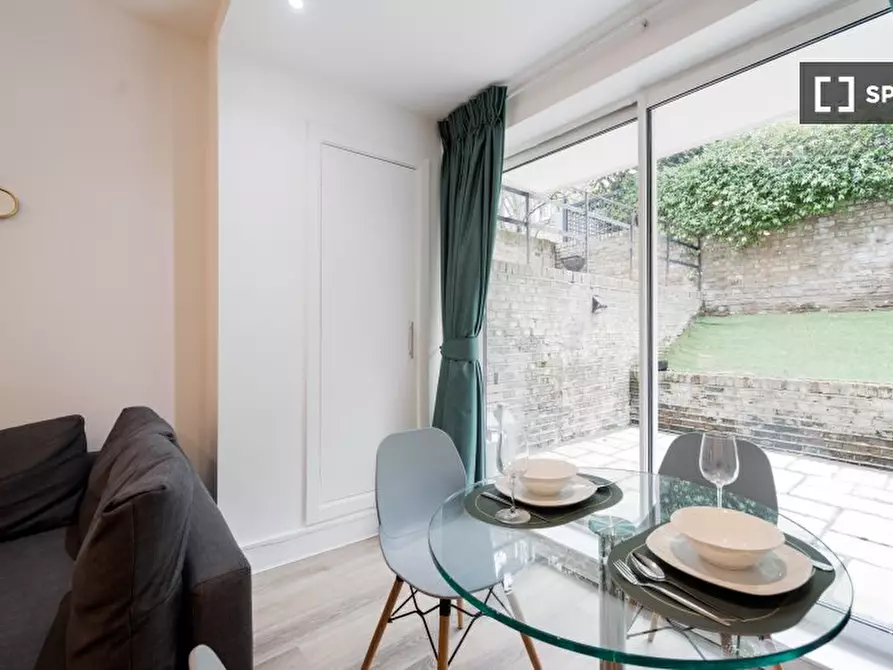 Immagine 3 di Appartamento in affitto  in Nevern Pl a Kensington
