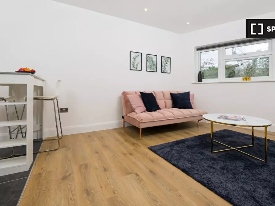 Immagine 9 di Appartamento in affitto  in -661 High Rd a Walthamstow