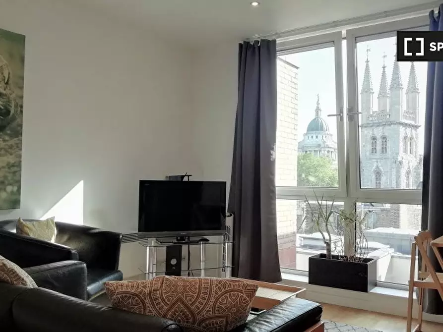 Immagine 1 di Appartamento in affitto  in Hosier Ln a Islington