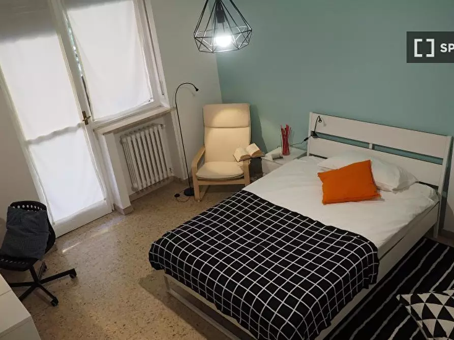 Immagine 2 di Camera condivisa in affitto  in Via Amedeo Ugolini a Torino