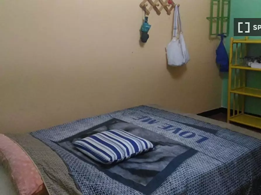 Immagine 3 di Camera condivisa in affitto  in Via Rosa Raimondi Garibaldi, 00145 Roma RM, Italy a Roma