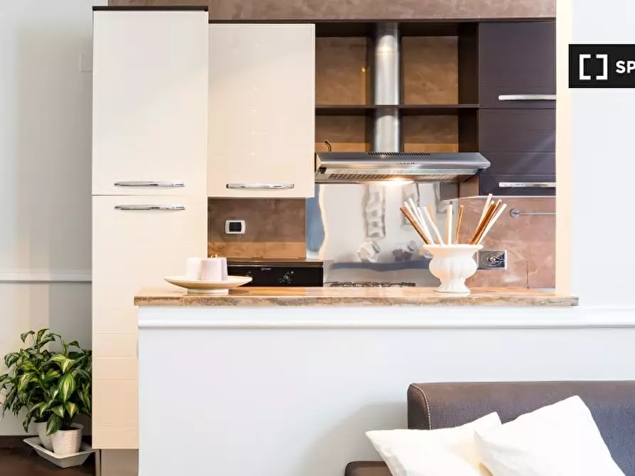 Immagine 17 di Appartamento in affitto  in Via del Gambero a Roma