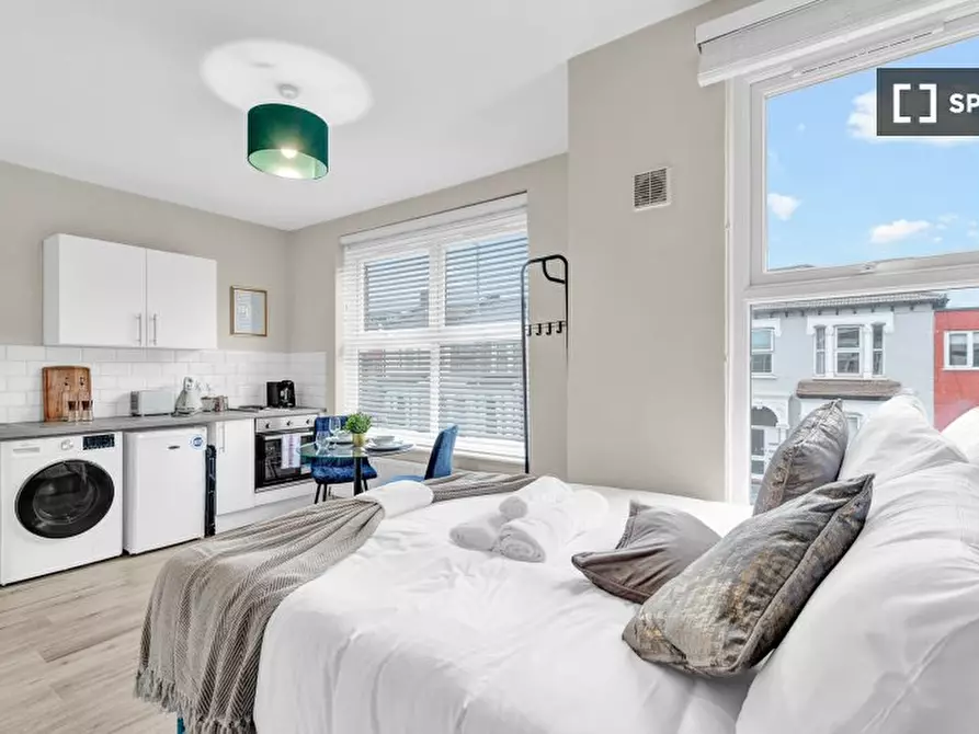 Immagine 4 di Ufficio in affitto  in flat a Tottenham