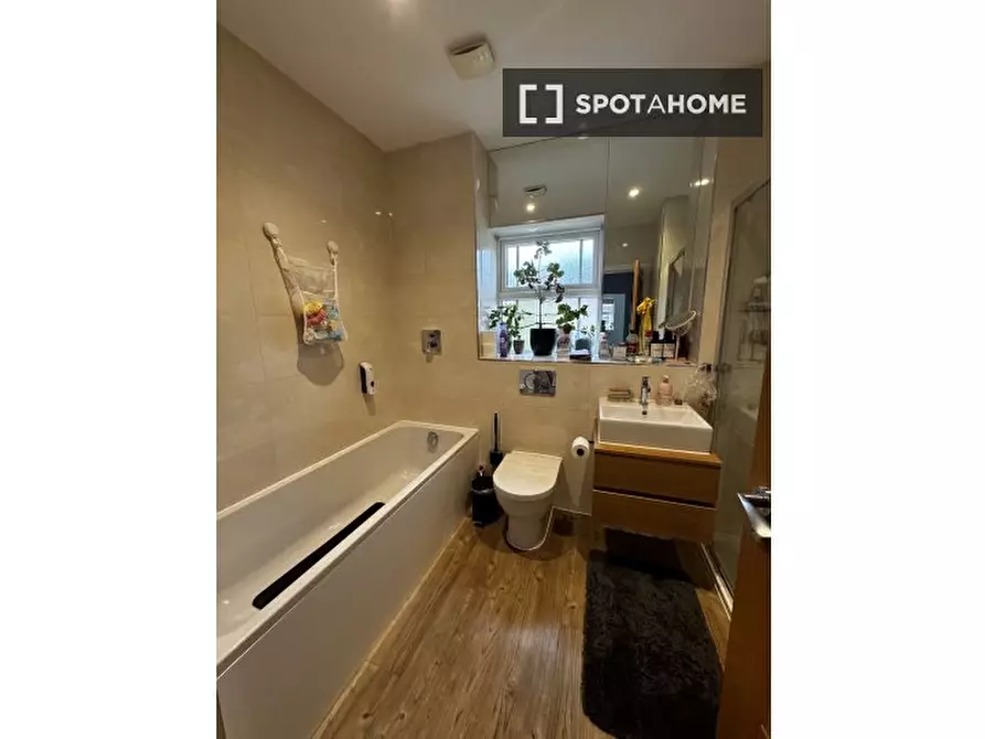 Immagine 2 di Appartamento in affitto  in Lawlor Cl a Staines