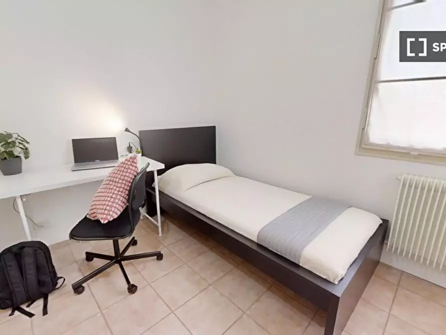 Immagine 4 di Camera condivisa in affitto  in VIA Giusto de'menabuoibis a Padova