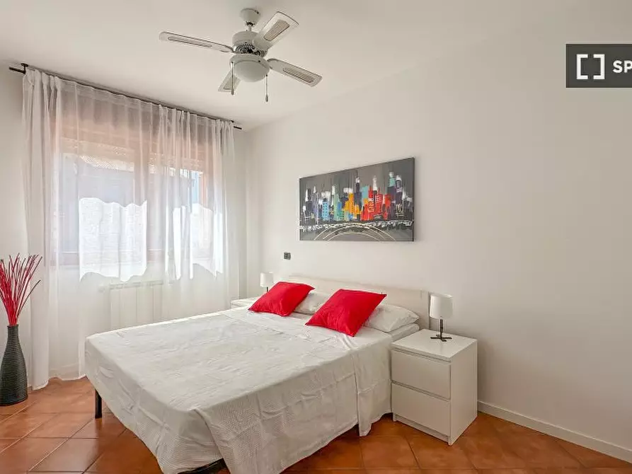 Immagine 1 di Camera condivisa in affitto  in Via Alberto Lupo a Roma