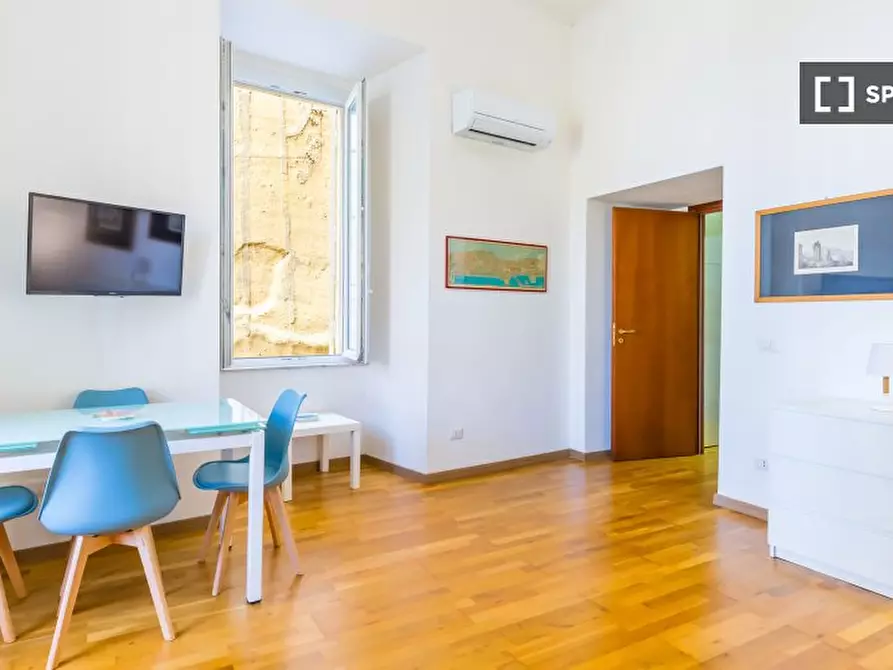 Immagine 10 di Appartamento in affitto  in Piazza San Luigi a Napoli