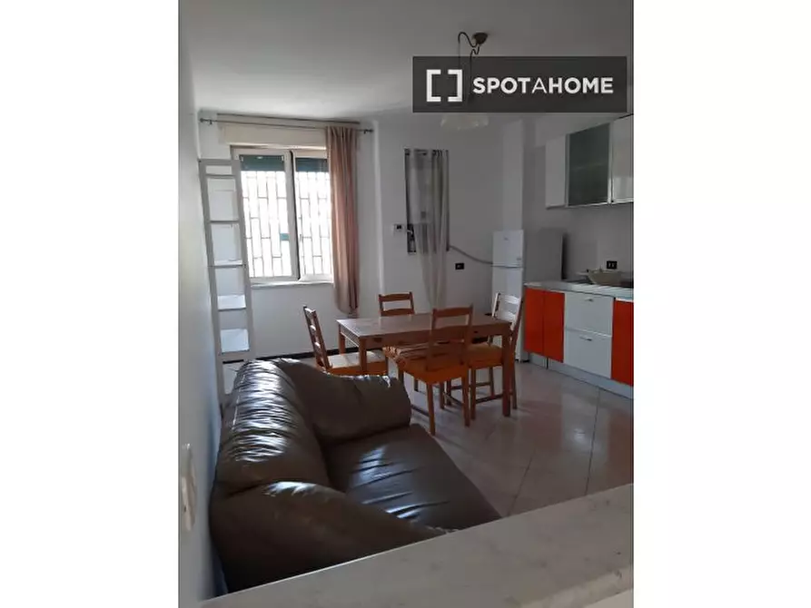 Immagine 12 di Appartamento in affitto  in Via Cassano a Napoli