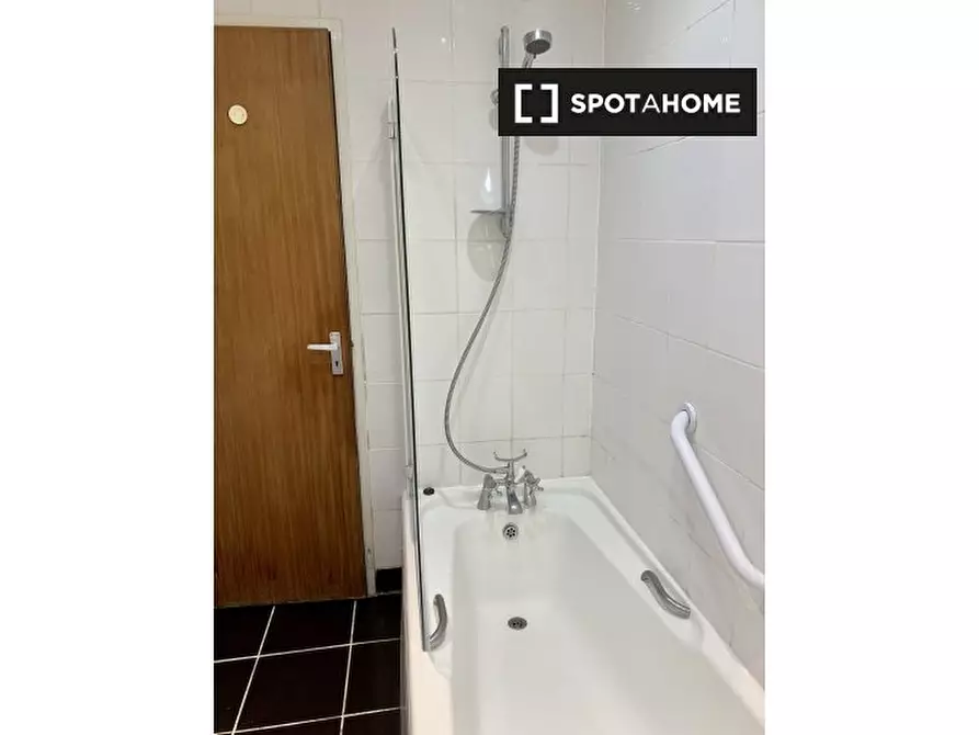 Immagine 4 di Ufficio in affitto  in Broadhurst Gardens a Camden Town