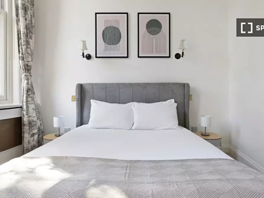 Immagine 11 di Appartamento in affitto  in Redcliffe Square a Kensington