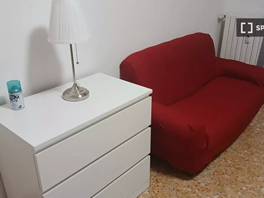 Immagine 1 di Camera condivisa in affitto  in Via Innocenzo Isimbardi a Milano