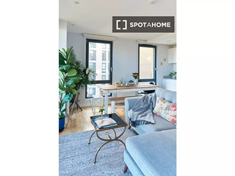 Immagine 4 di Appartamento in affitto  in Regalia Point a Poplar