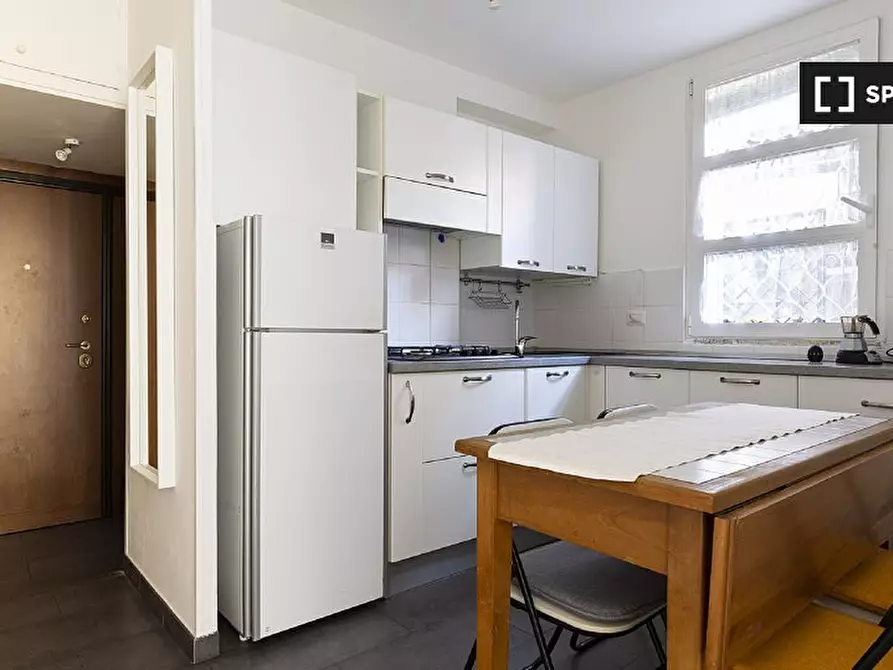 Immagine 12 di Appartamento in affitto  in Borgo Vittorio a Roma