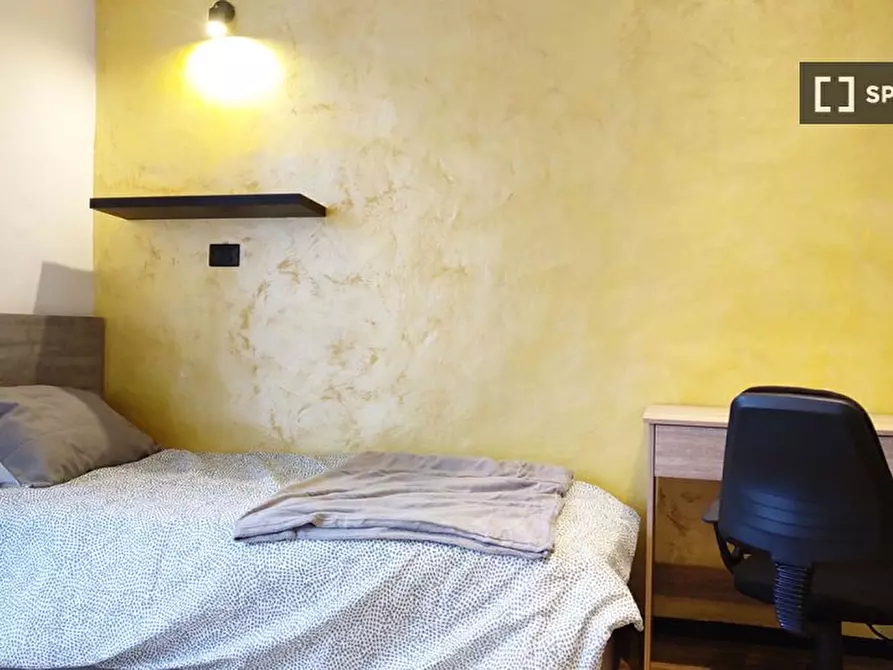 Immagine 9 di Camera condivisa in affitto  in Via Sesia a Torino