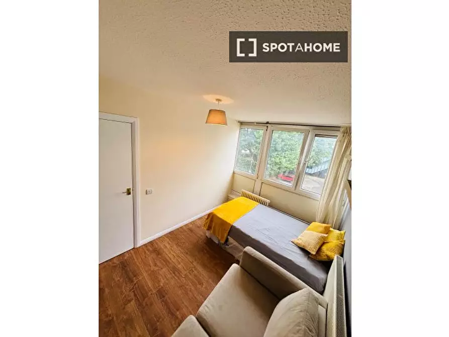 Immagine 4 di Camera condivisa in affitto  in Thomas Baines Rd a Wandsworth