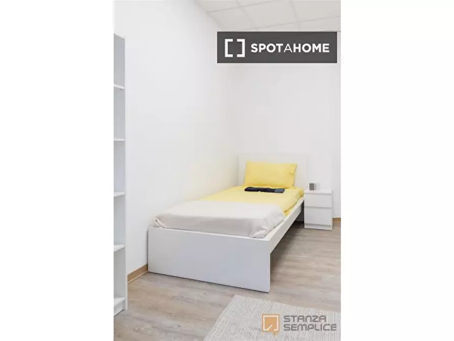 Immagine 10 di Camera condivisa in affitto  in Via Frinco a Torino