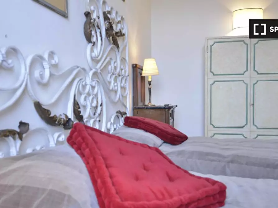 Immagine 12 di Appartamento in affitto  in Lungarno Amerigo Vespucci a Firenze