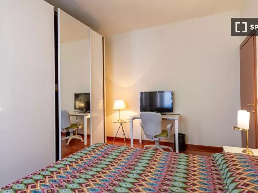 Immagine 2 di Camera condivisa in affitto  in Via Oglio a Milano