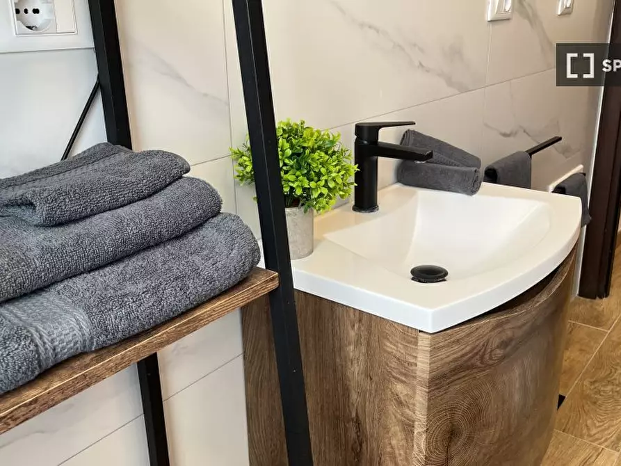 Immagine 10 di Camera condivisa in affitto  in Via Stuffler a Modena