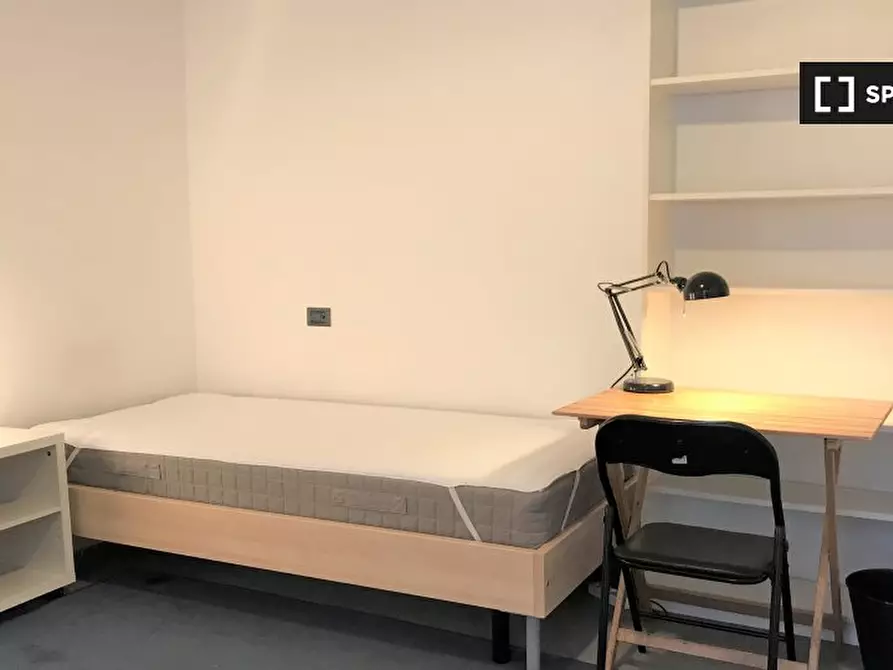 Immagine 4 di Camera condivisa in affitto  in Viale Beatrice D'Este a Milano