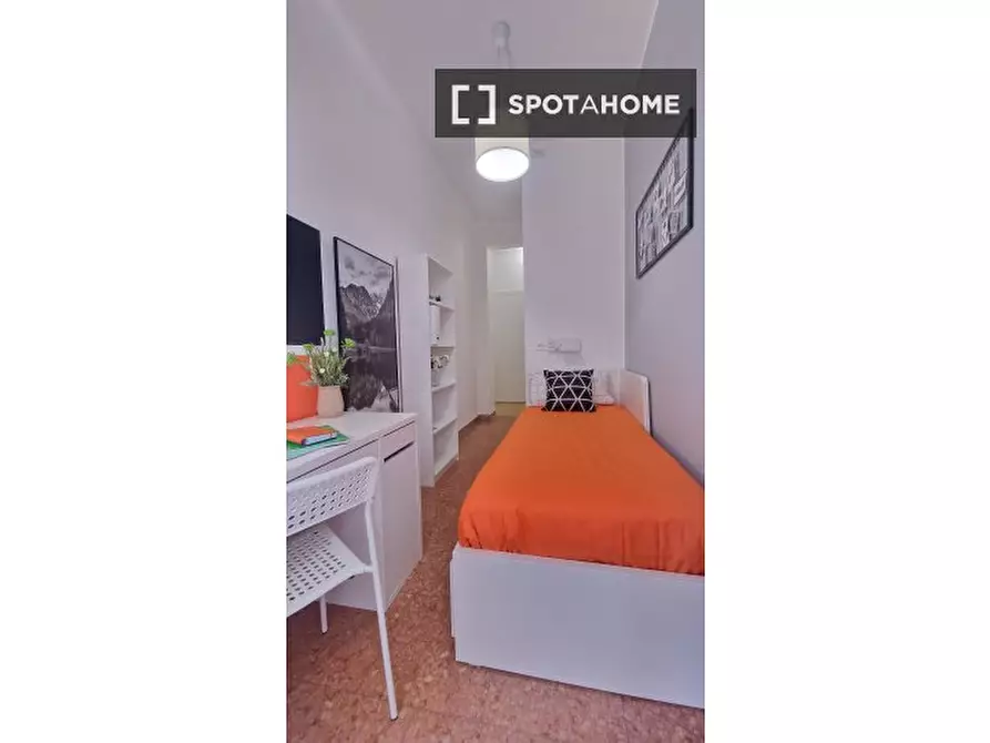 Immagine 6 di Camera condivisa in affitto  in Lungotevere di Pietra Papa a Roma