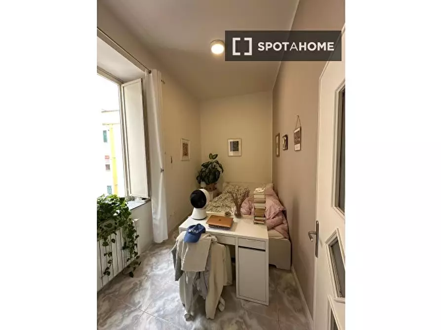 Immagine 5 di Camera condivisa in affitto  in Via Concezione a Monte Calvario a Napoli