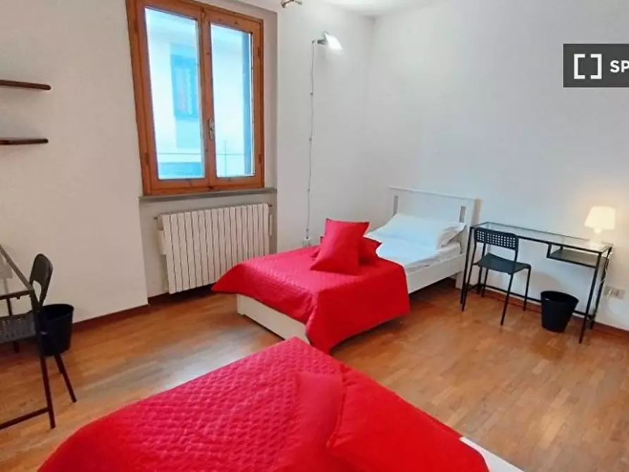 Immagine 2 di Camera condivisa in affitto  in Via Francesco Calzolari a Firenze