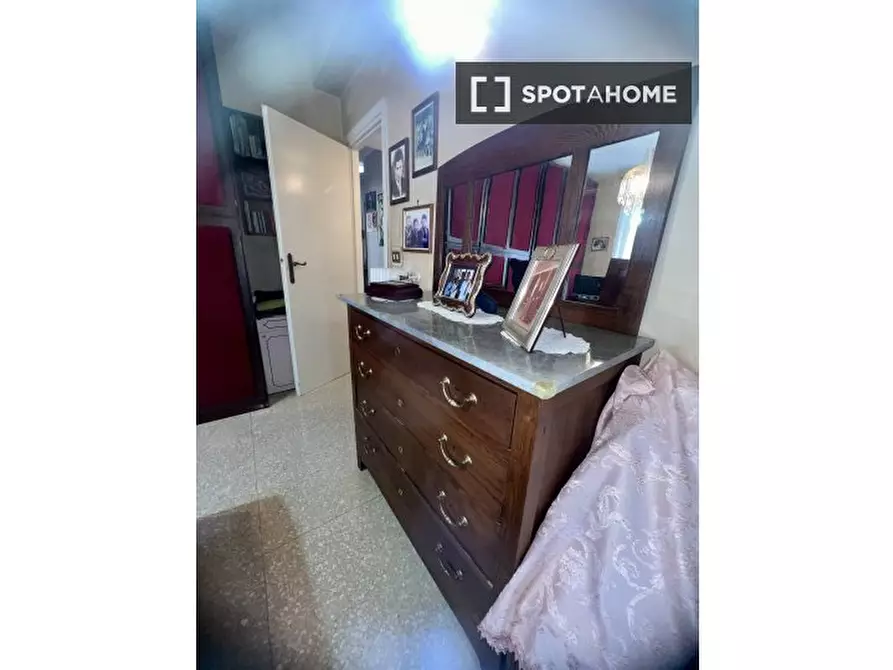 Immagine 4 di Camera condivisa in affitto  in Via Flavio Stilicone a Roma