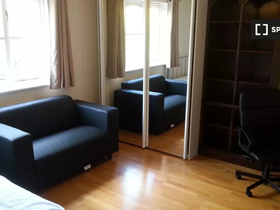 Immagine 11 di Camera condivisa in affitto  in Barnsdale Ave a Poplar