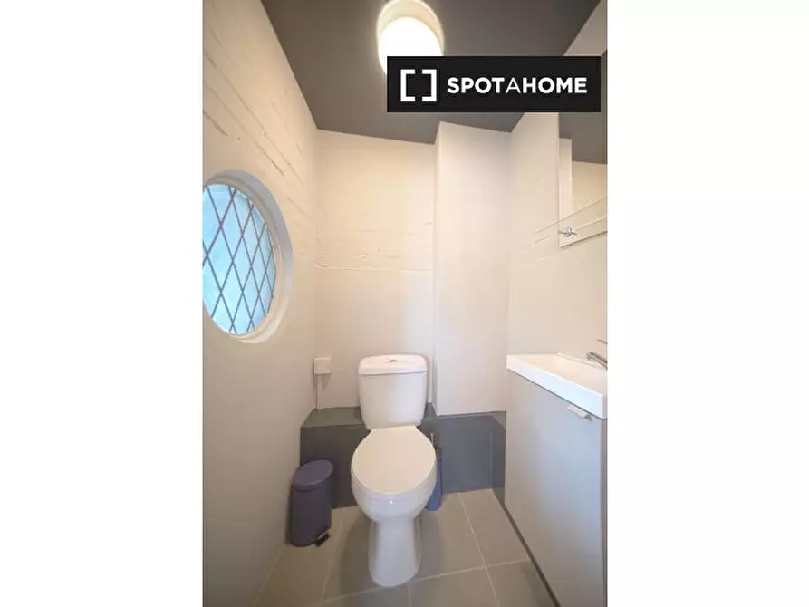 Immagine 7 di Camera condivisa in affitto  in Smythe St a Poplar