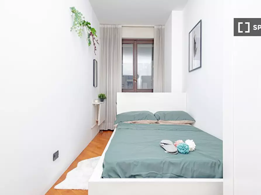 Immagine 2 di Camera condivisa in affitto  in Via Francesco Caracciolo a Milano