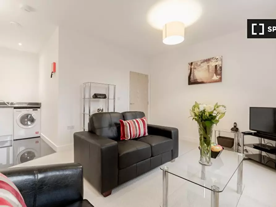 Immagine 7 di Appartamento in affitto  in Group House a Sutton