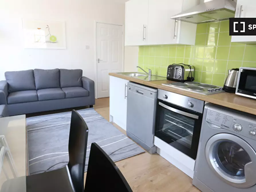 Immagine 3 di Camera condivisa in affitto  in Bromley High St a Poplar