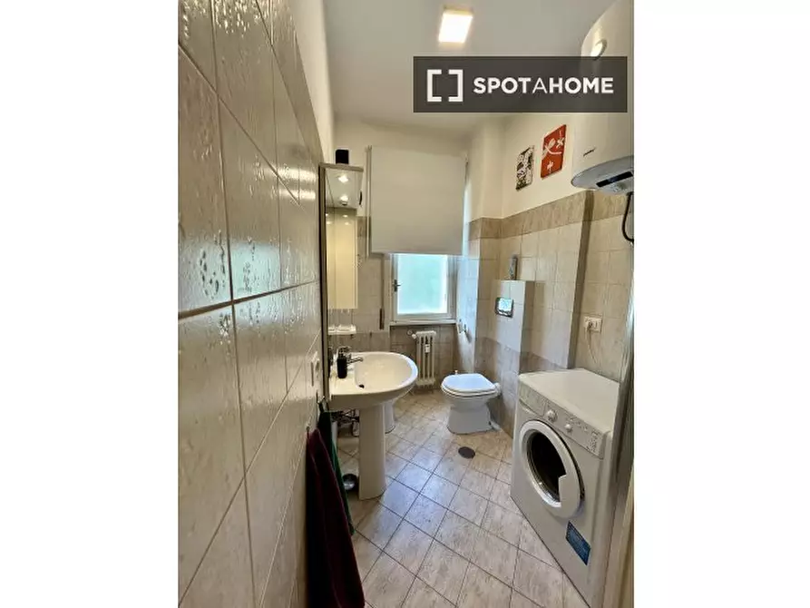 Immagine 8 di Camera condivisa in affitto  in Via Oderisi da Gubbio a Roma