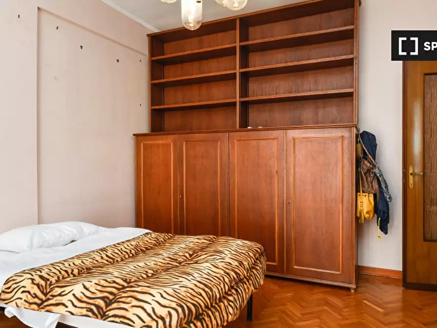 Immagine 3 di Camera condivisa in affitto  in Lungotevere Dante, 00146 Roma RM, Italy a Roma