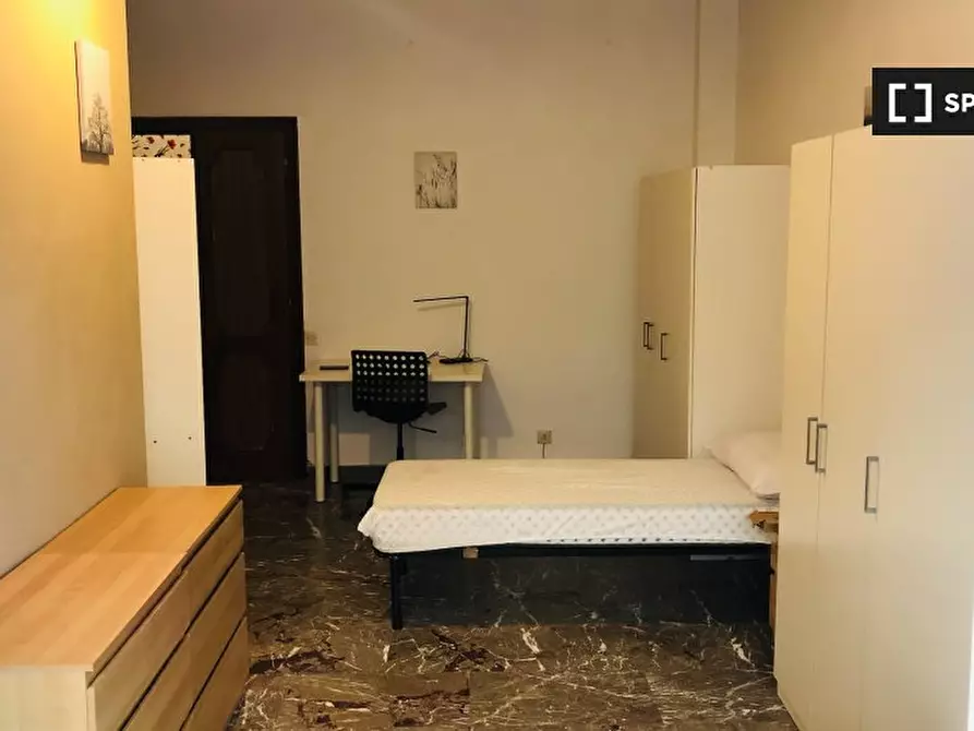 Immagine 2 di Camera condivisa in affitto  in Via Francesco Orestano a Roma